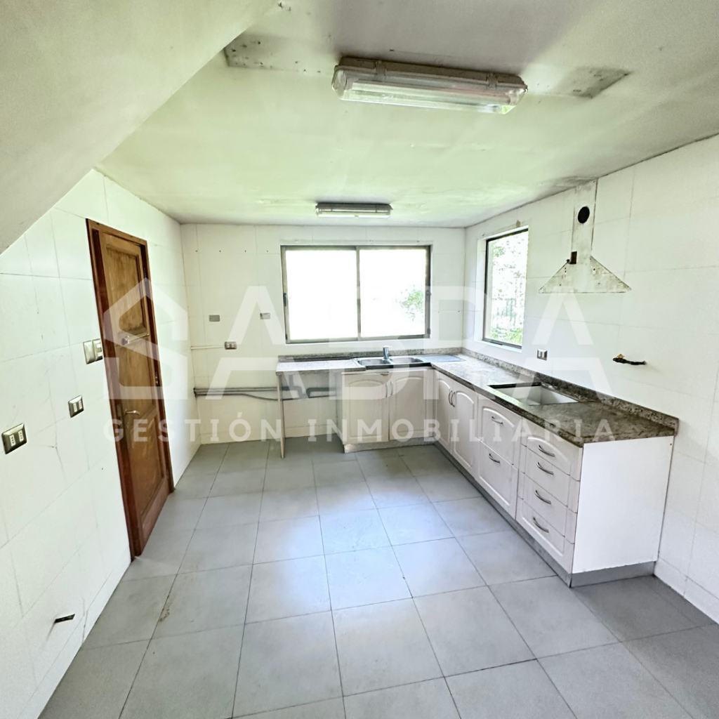 Venta Amplia casa en Barrio Universitario Concepción